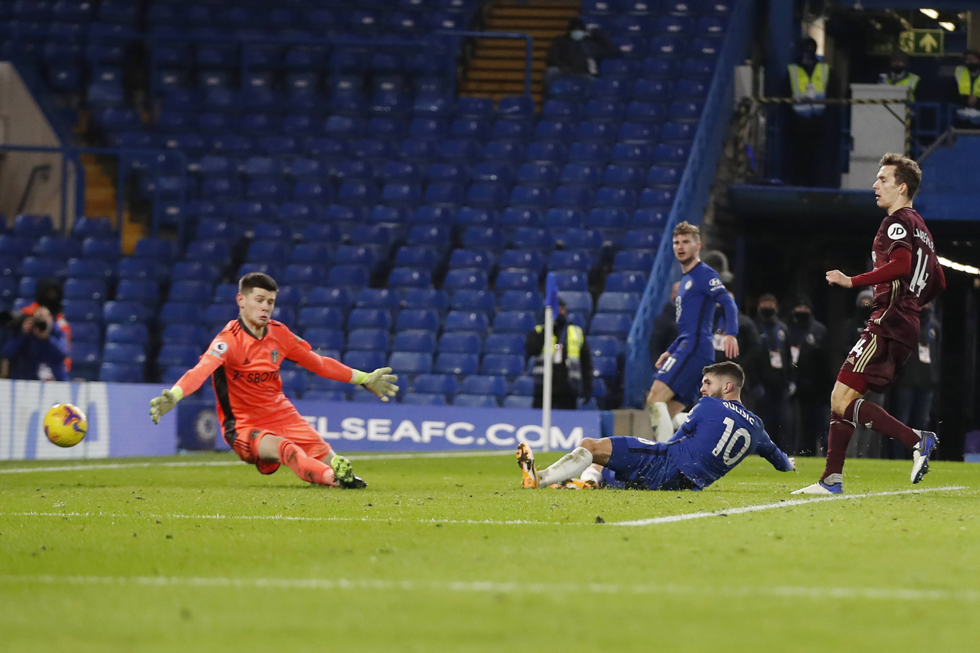 将自己的足 将自己的足